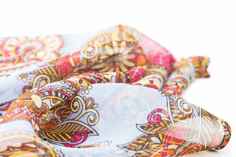 Georgette: Matte, soft and with fall. 10mm.