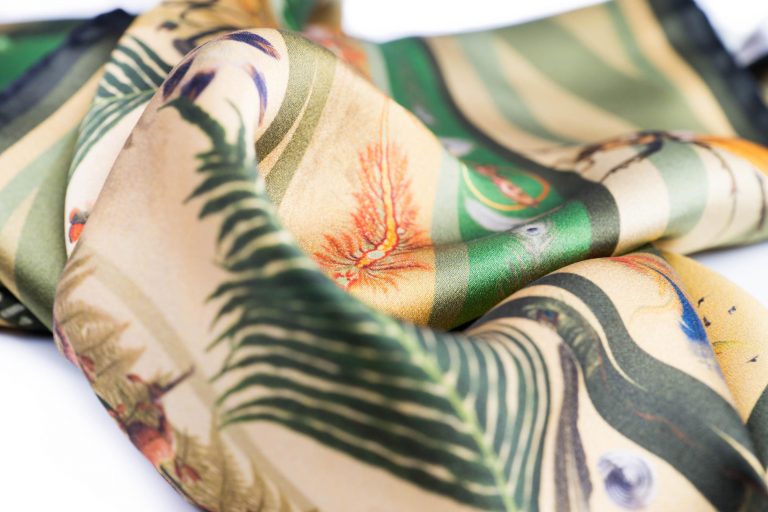 Satin: Bright, soft and with fall. 16mm.