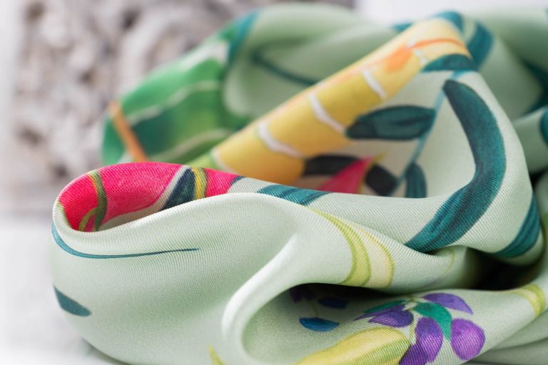 Twill: Bright, soft, with fall and body. 14mm.