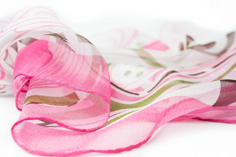 Chiffon: Matte, soft, with fall and voluptuous. 5mm.